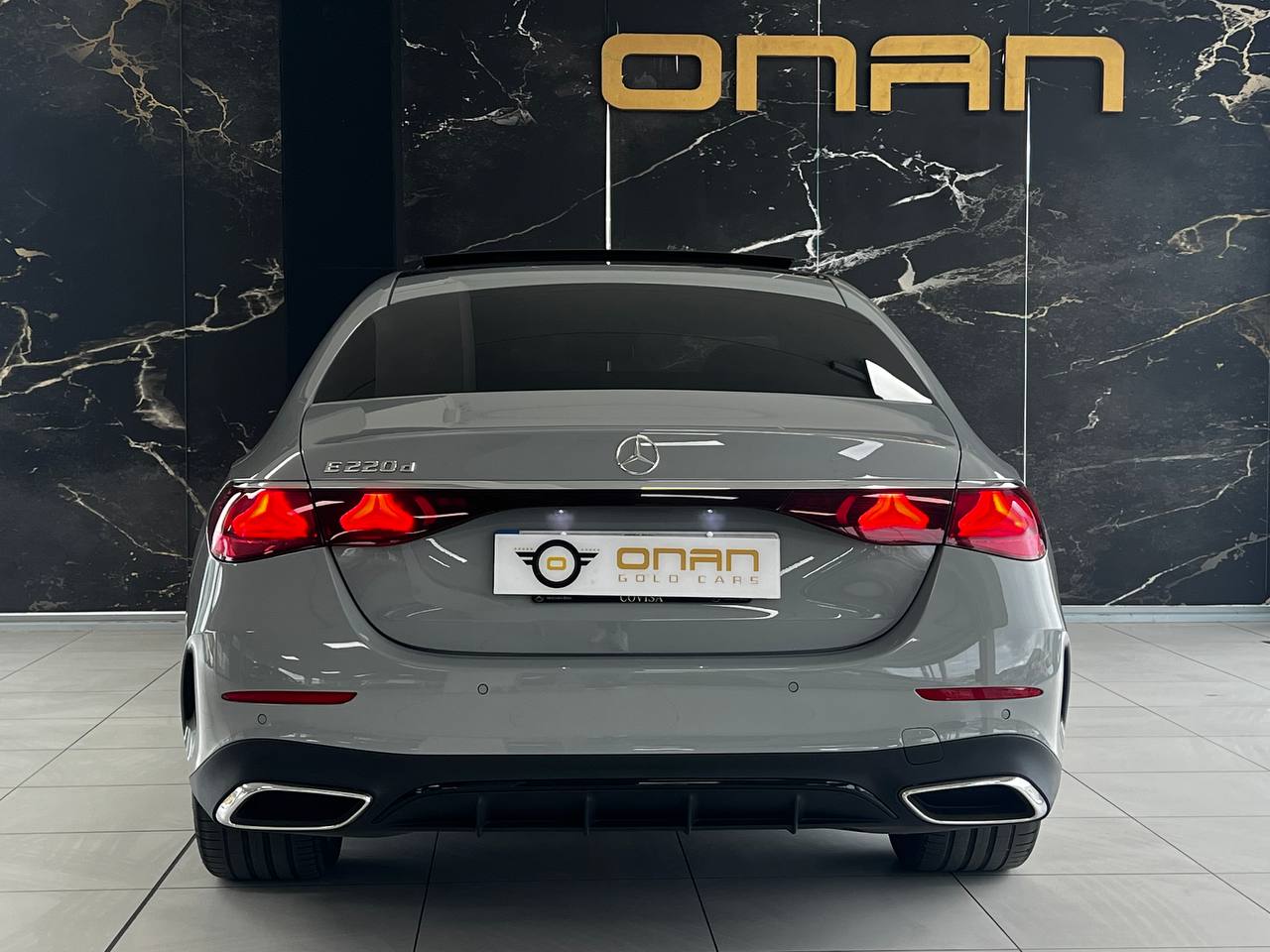 MERCEDES E 220