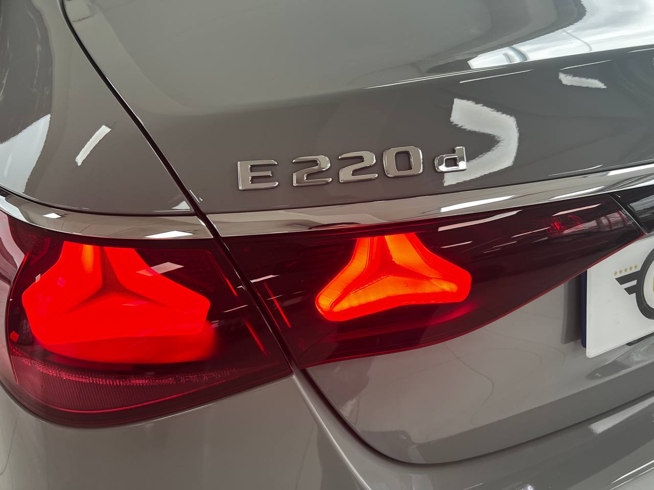MERCEDES E 220