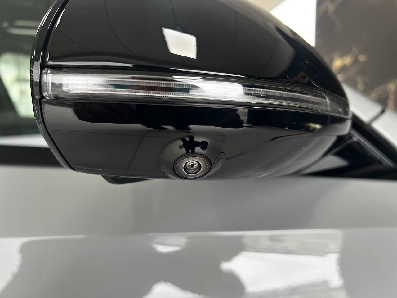 MERCEDES E 220