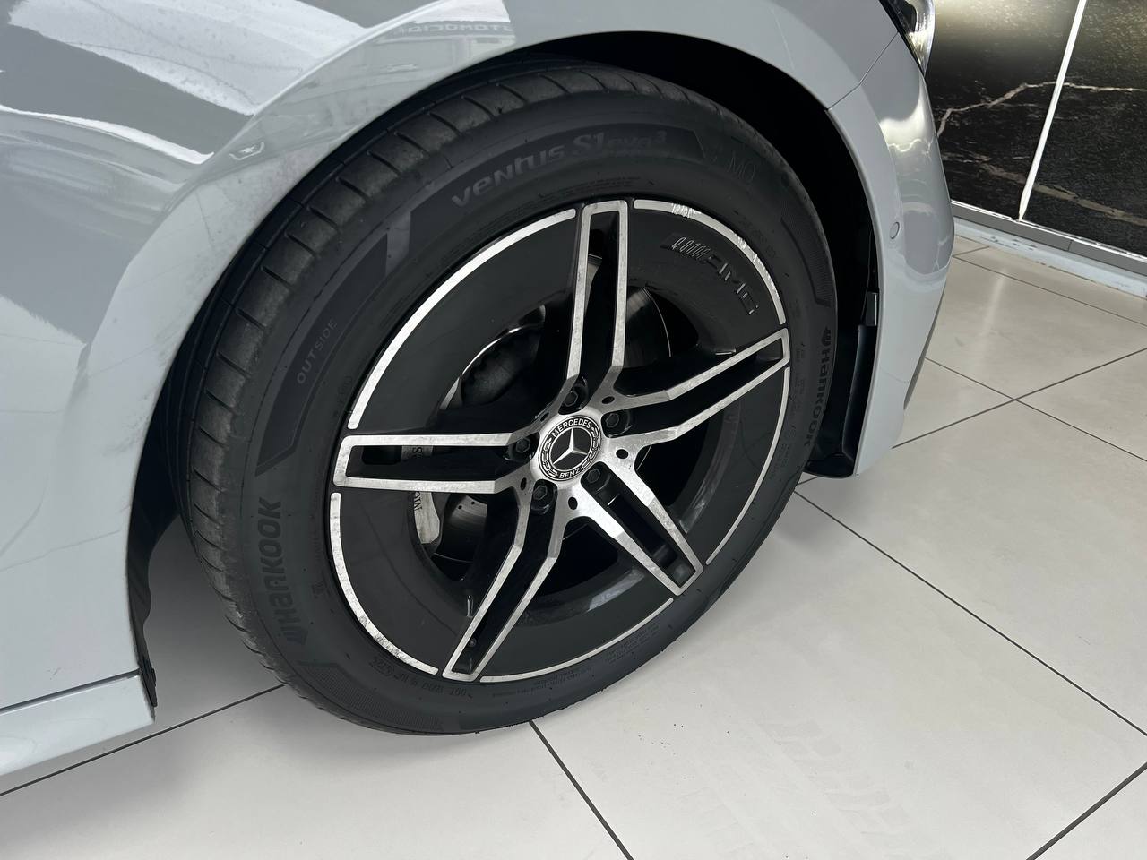 MERCEDES E 220
