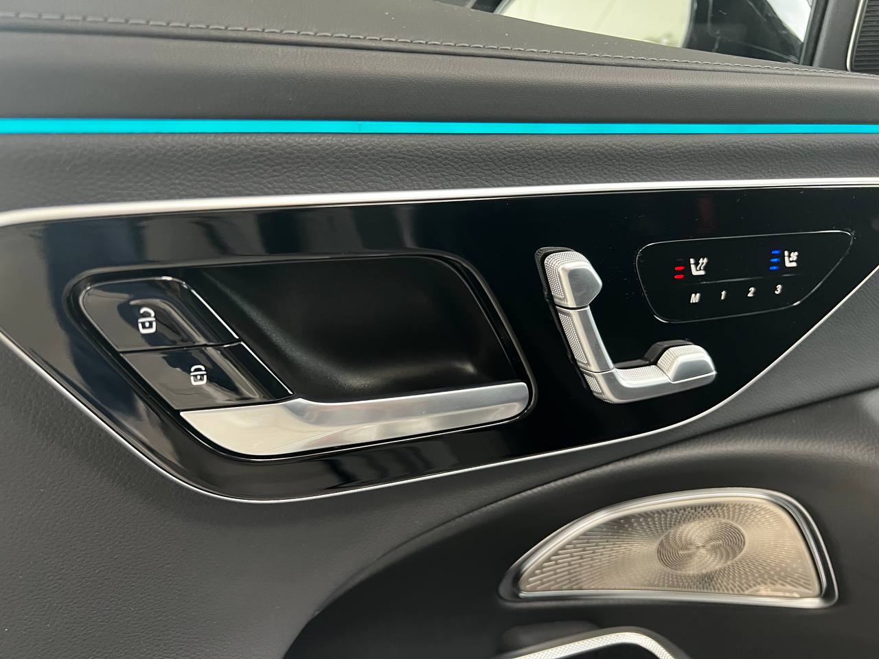 MERCEDES E 220