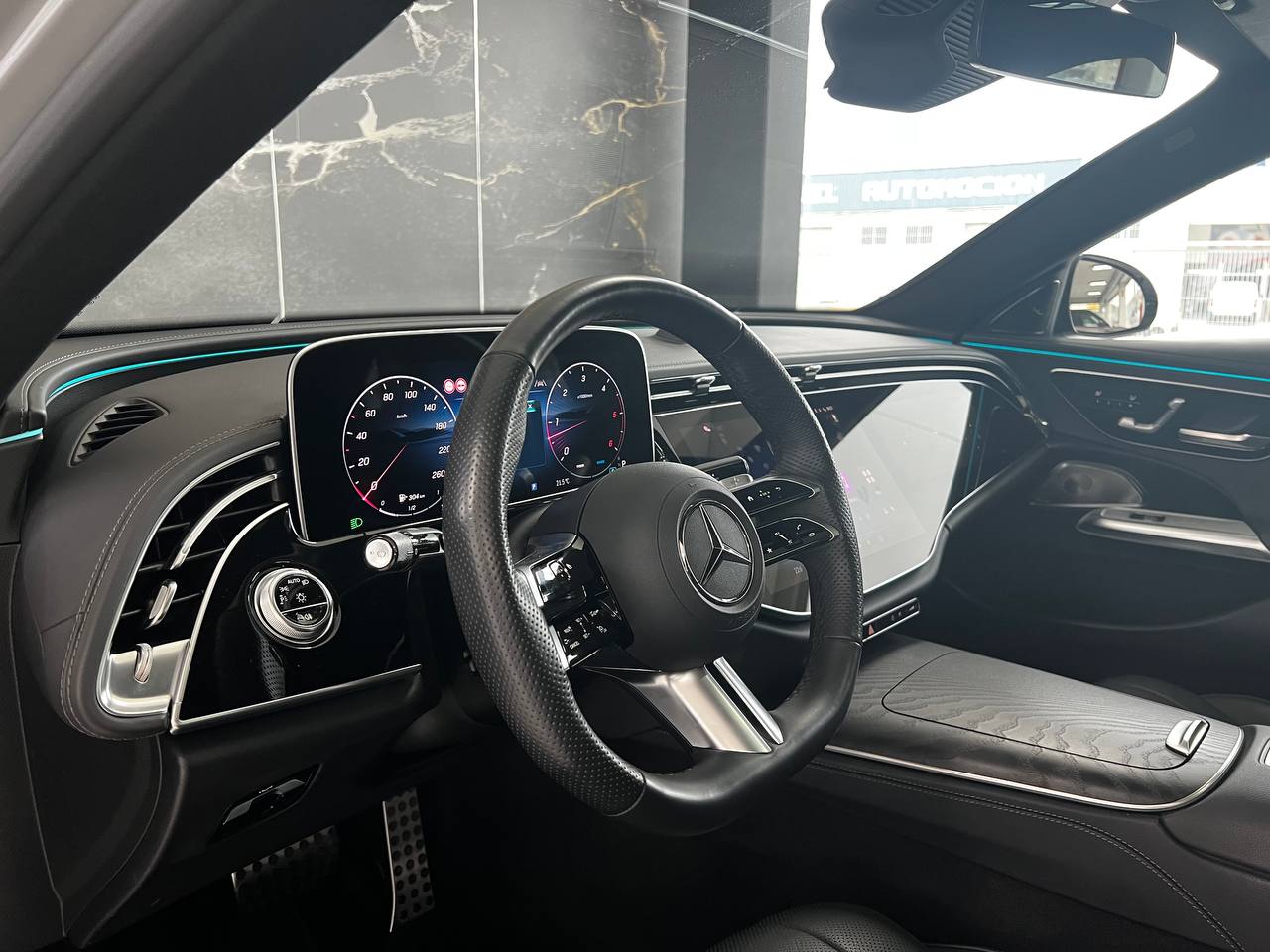 MERCEDES E 220
