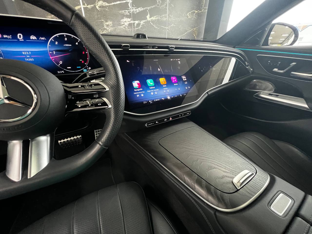 MERCEDES E 220