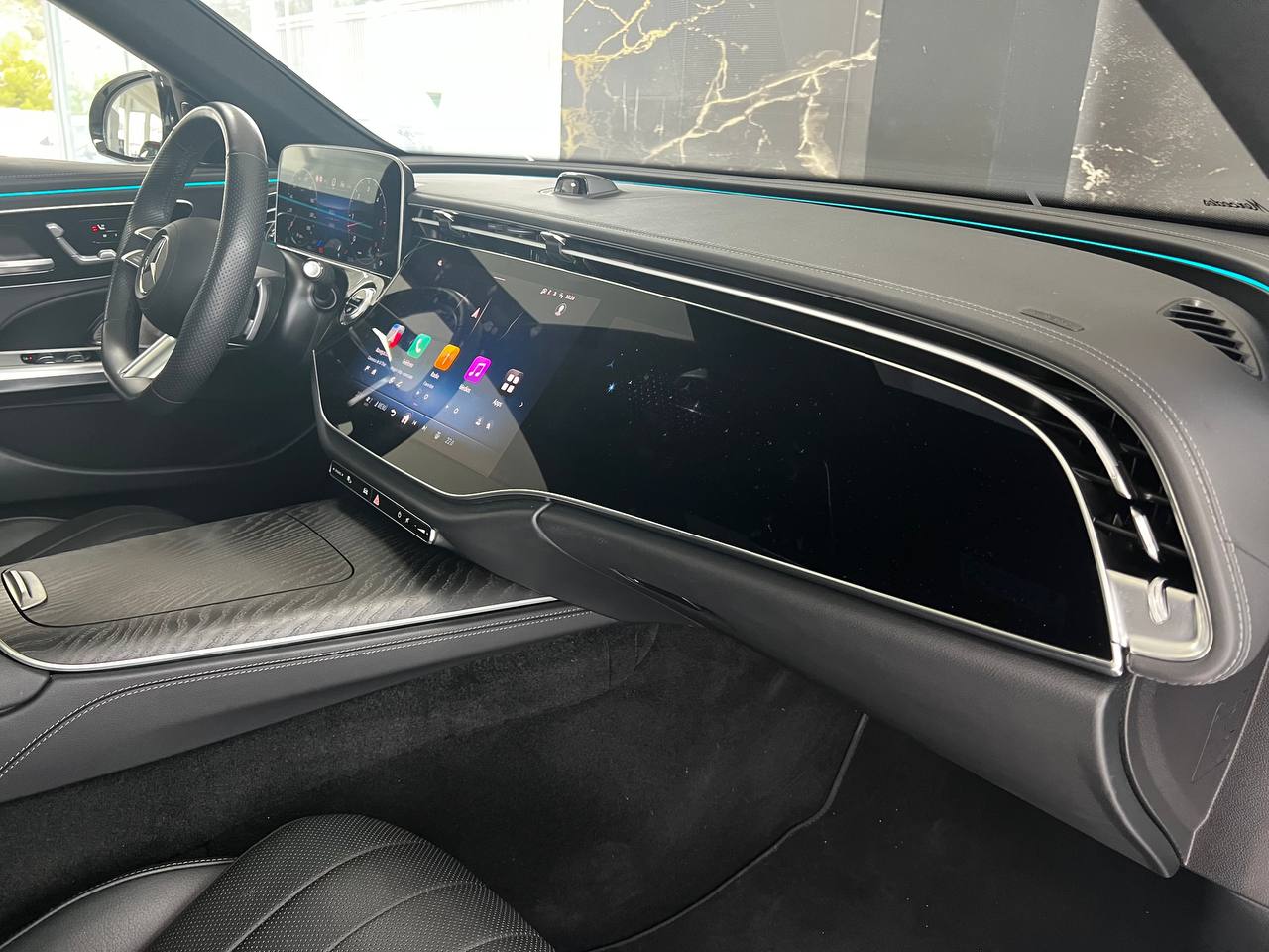 MERCEDES E 220