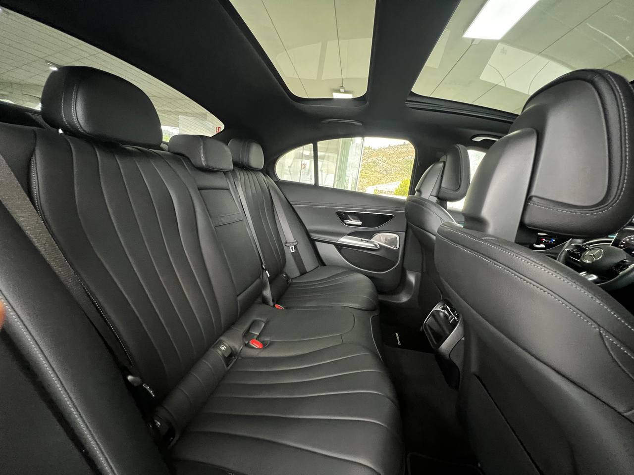 MERCEDES E 220