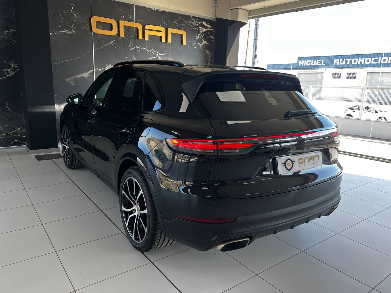 PORSCHE CAYENNE E-HYBRID 3.0