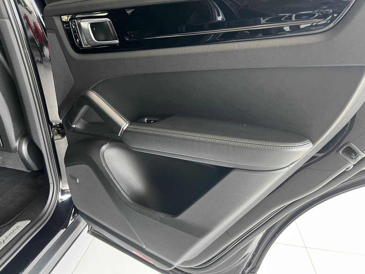 PORSCHE CAYENNE E-HYBRID 3.0