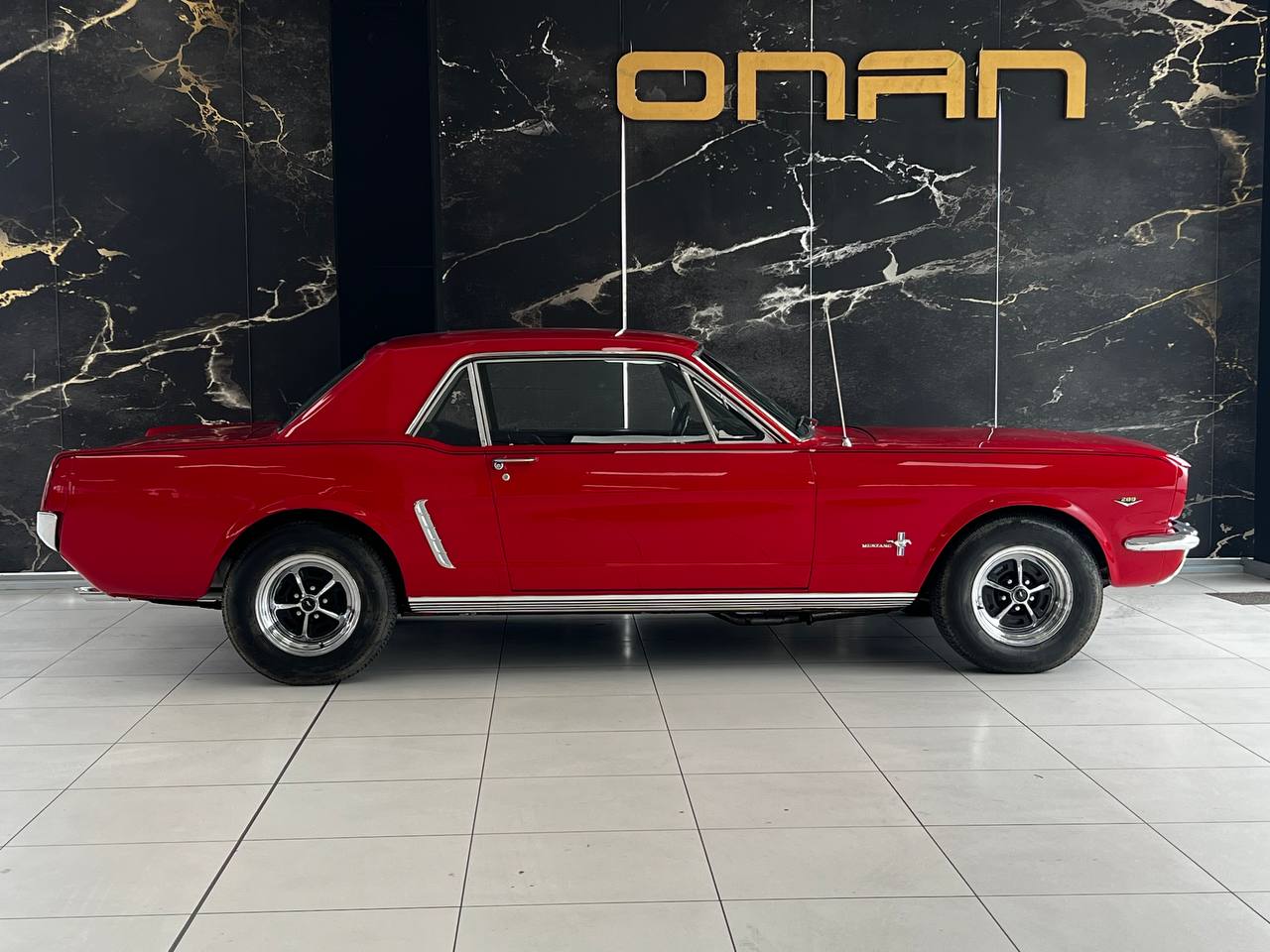 FORD MUSTANG COUPE