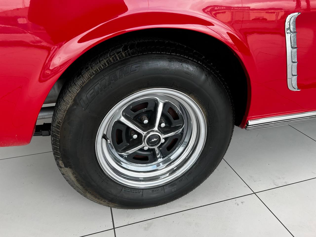 FORD MUSTANG COUPE