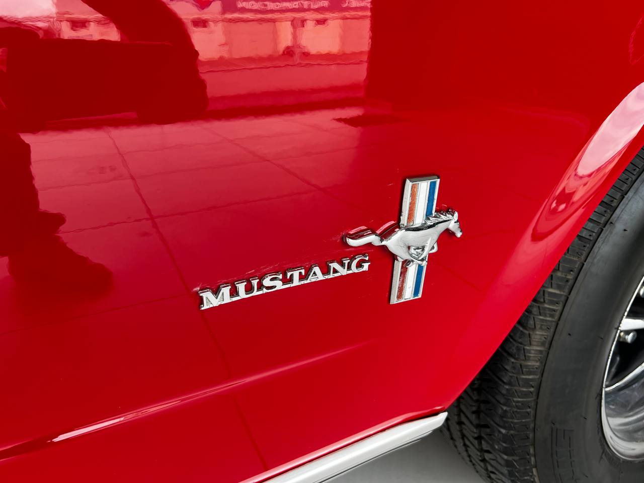 FORD MUSTANG COUPE