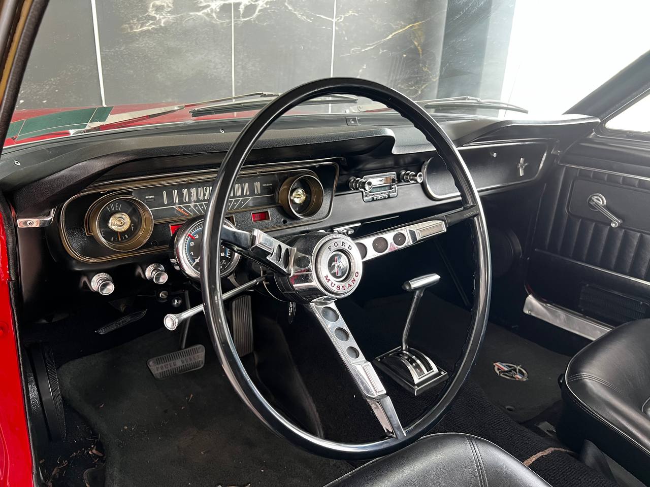 FORD MUSTANG COUPE