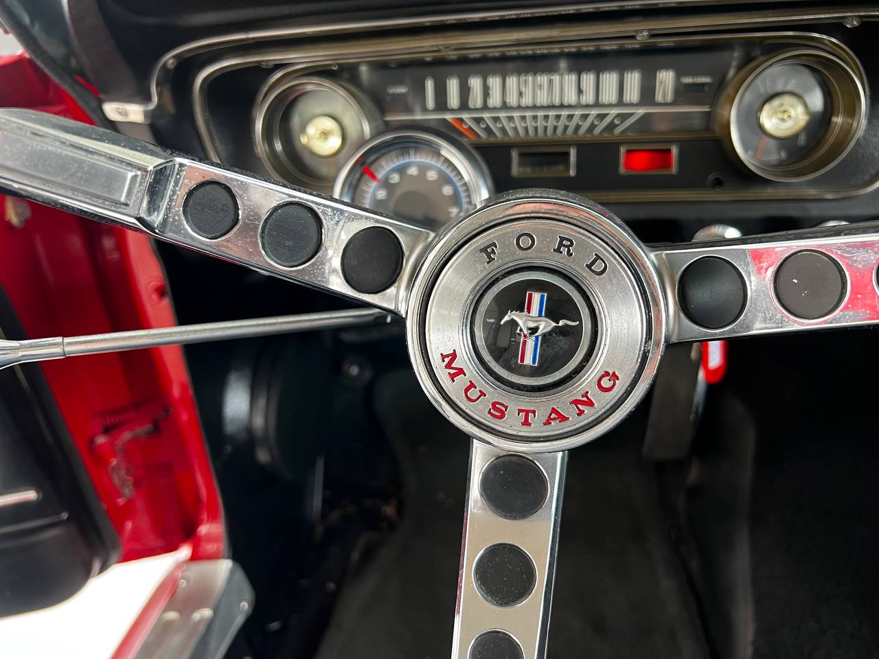 FORD MUSTANG COUPE