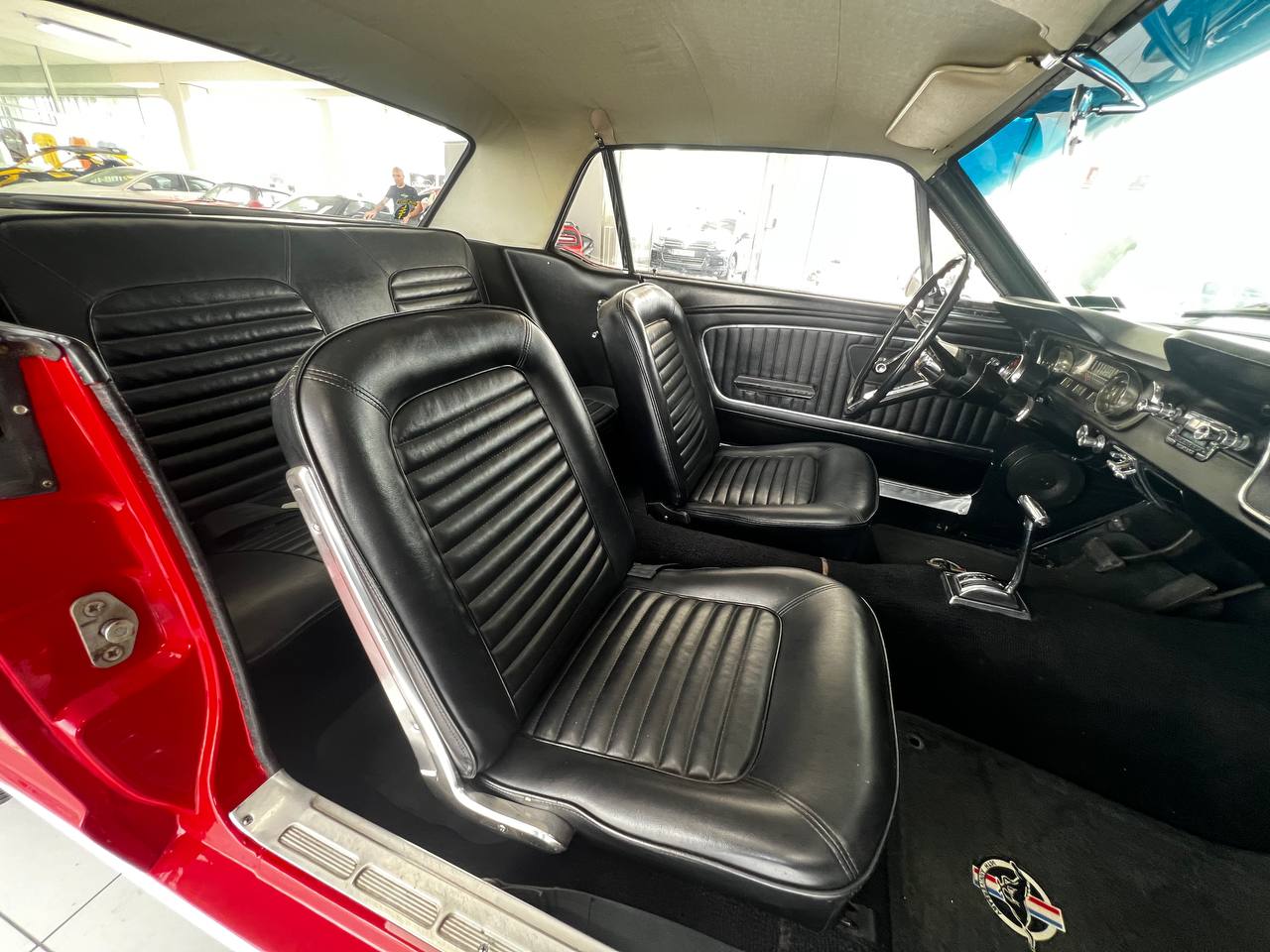 FORD MUSTANG COUPE