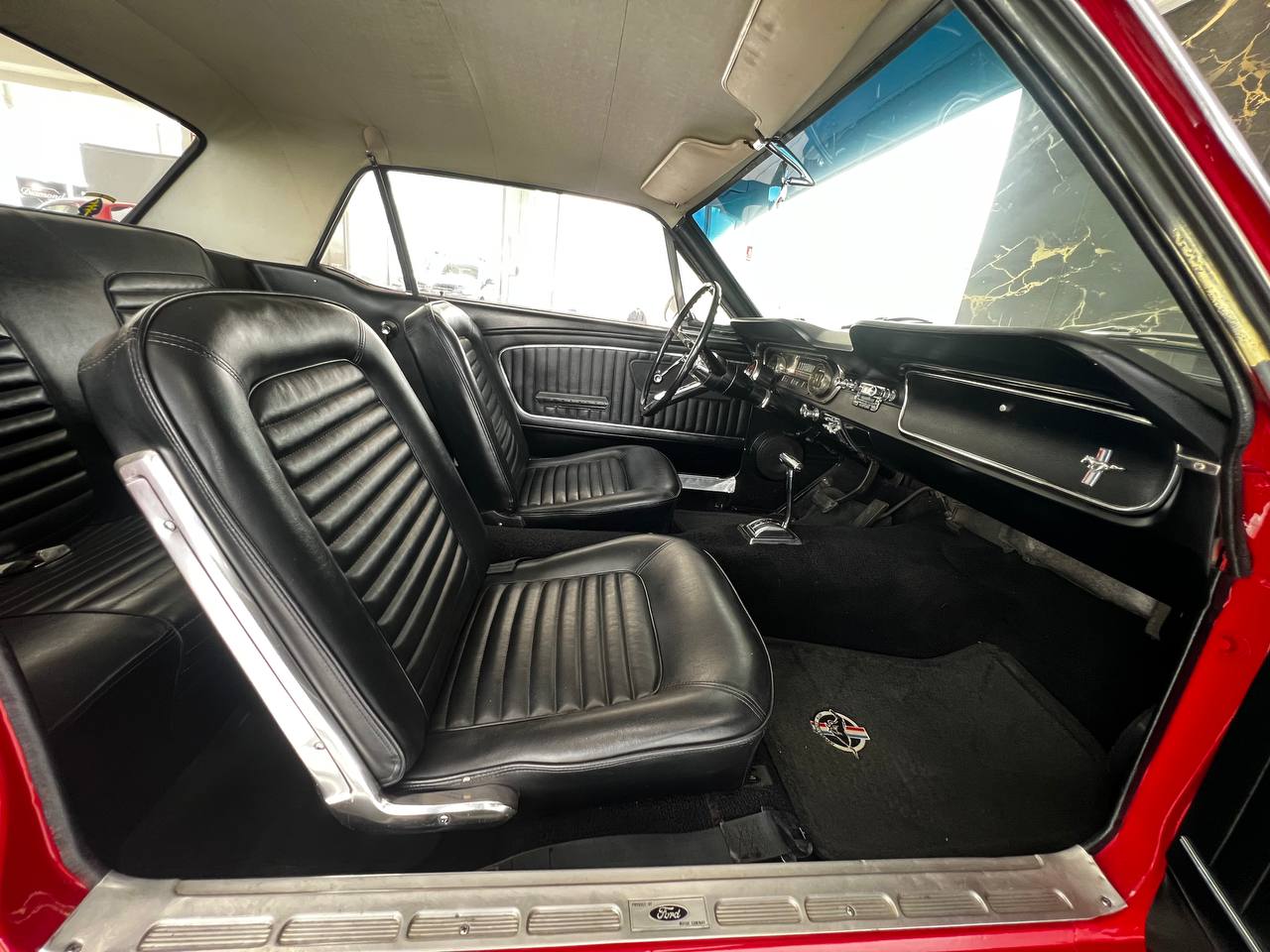 FORD MUSTANG COUPE