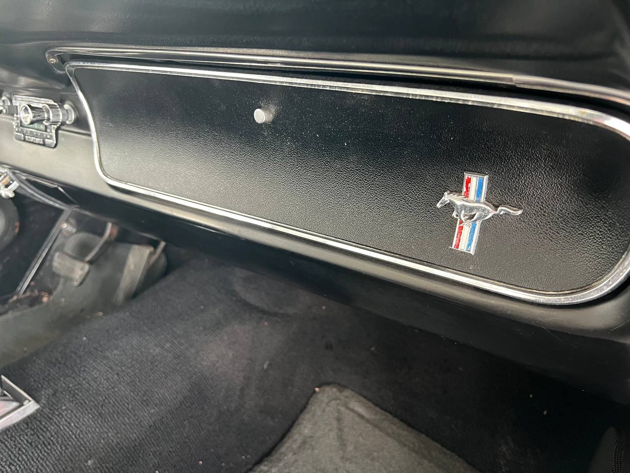 FORD MUSTANG COUPE