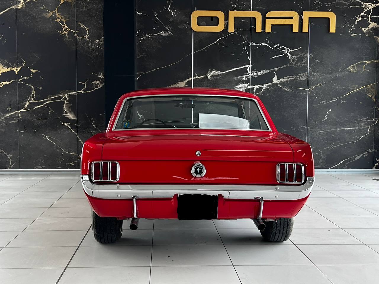 FORD MUSTANG COUPE