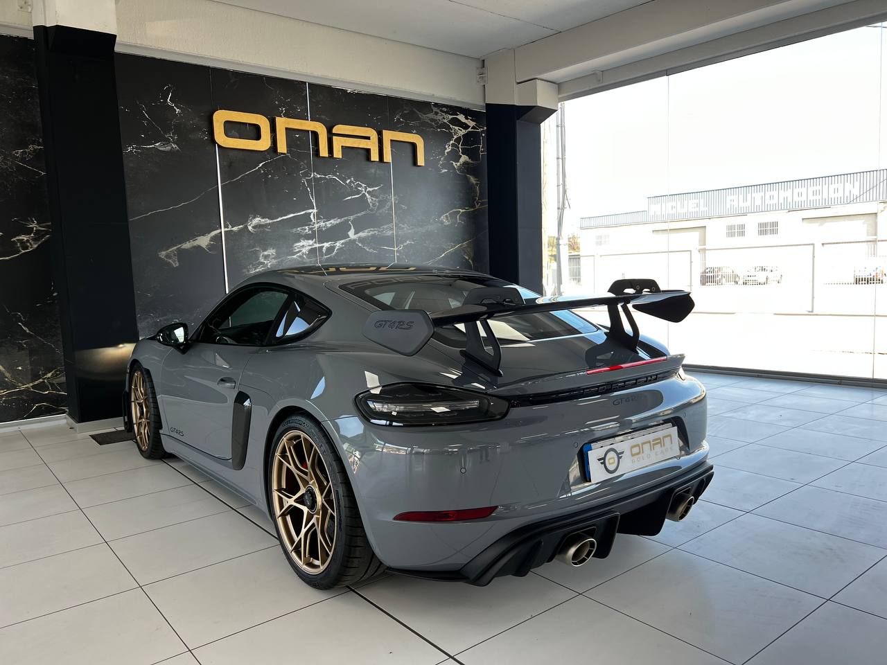 Porsche 718 Cayman GT4RS
