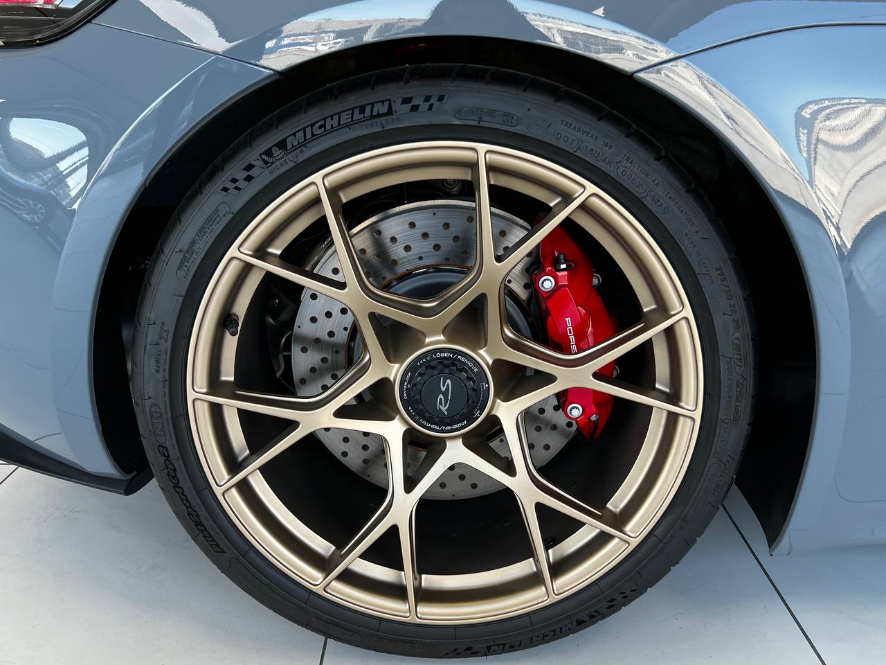 Porsche 718 Cayman GT4RS