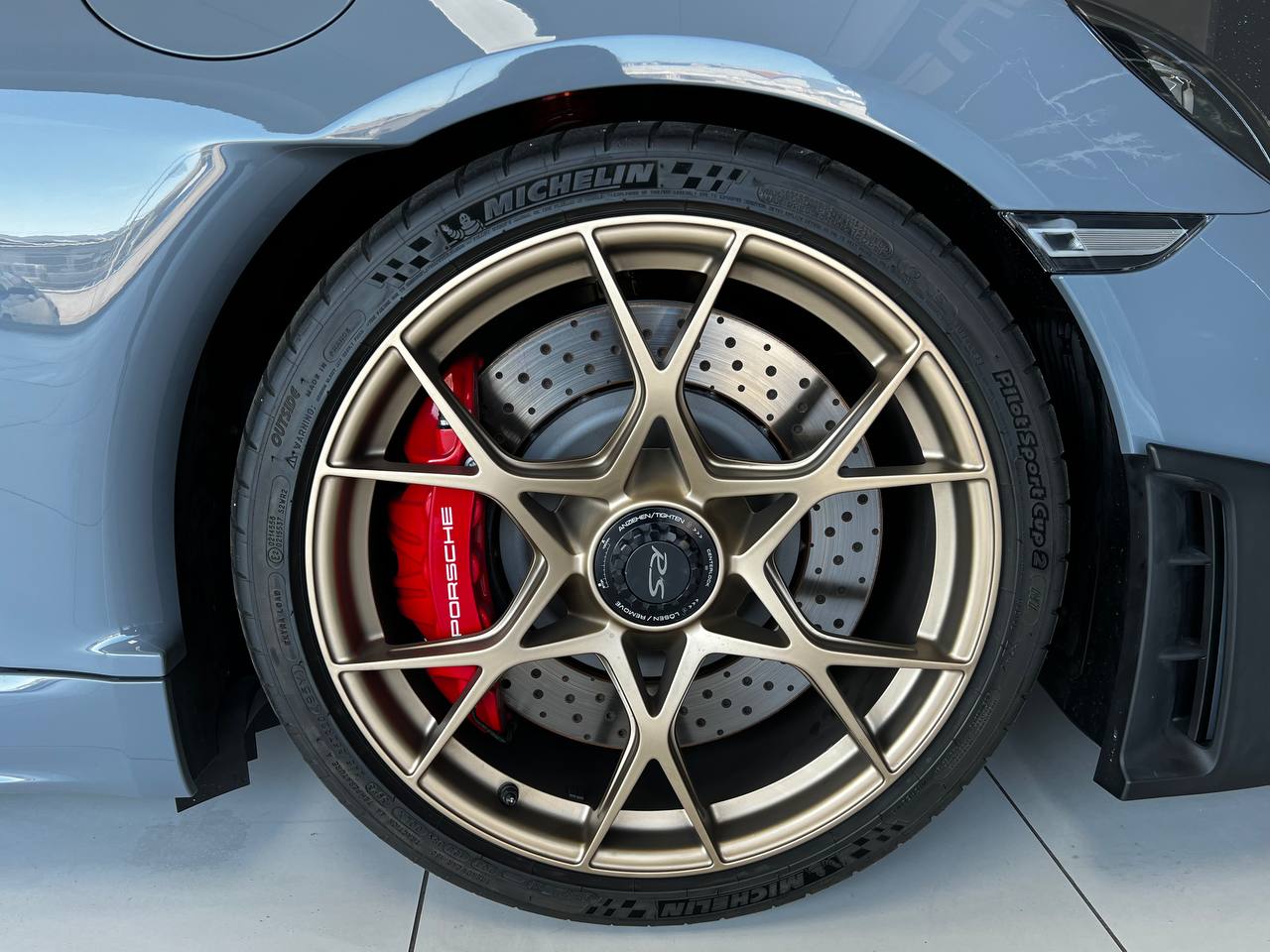 Porsche 718 Cayman GT4RS