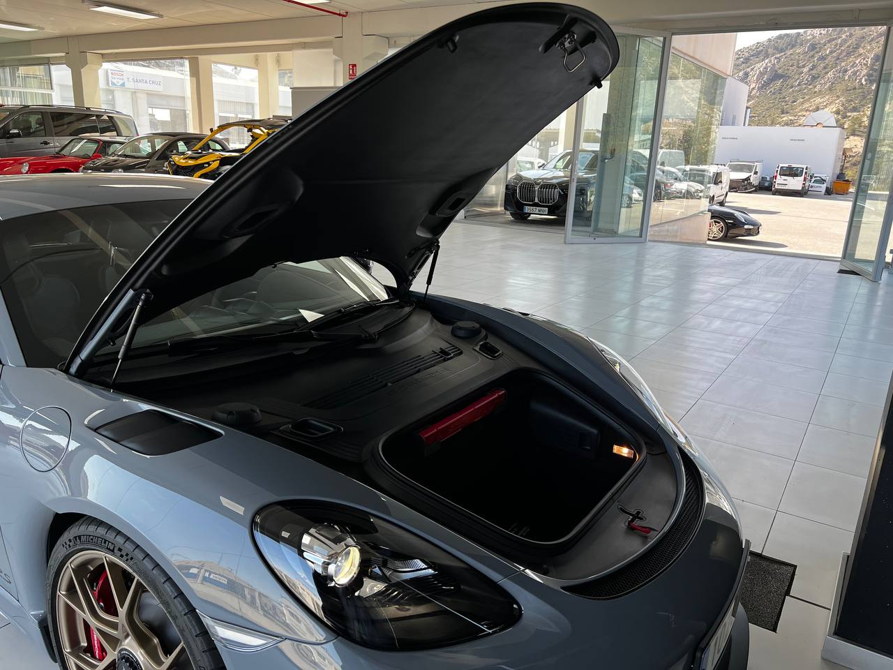 Porsche 718 Cayman GT4RS