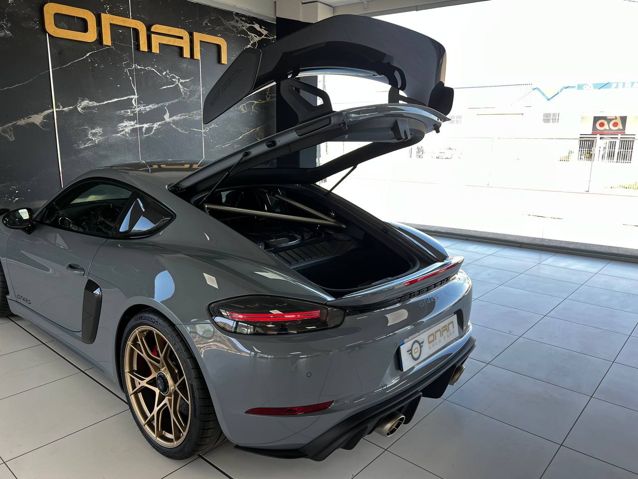 Porsche 718 Cayman GT4RS