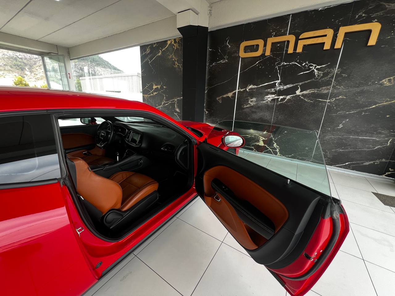 DODGE CHALLENGER SRT