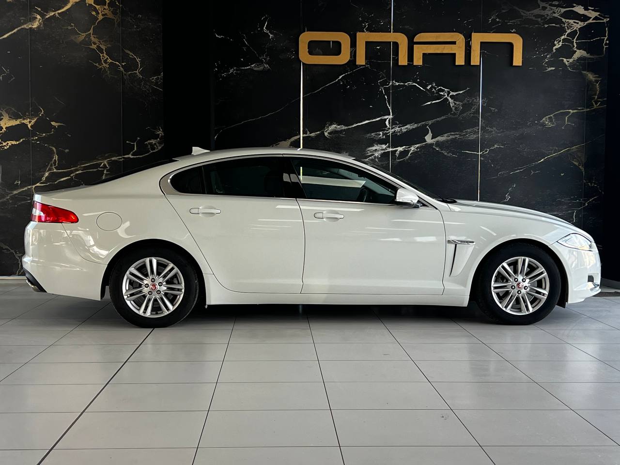 Jaguar XF 2.2