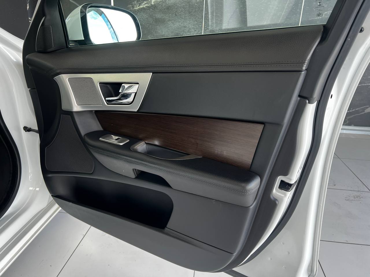 Jaguar XF 2.2