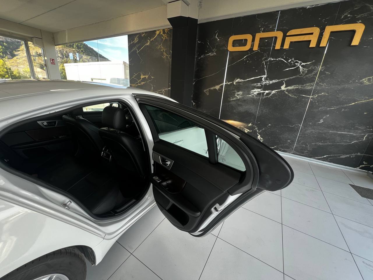 Jaguar XF 2.2