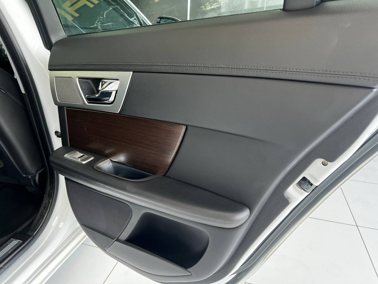 Jaguar XF 2.2
