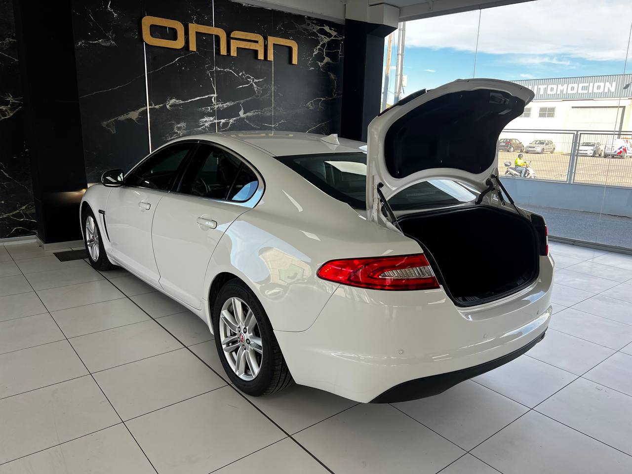 Jaguar XF 2.2