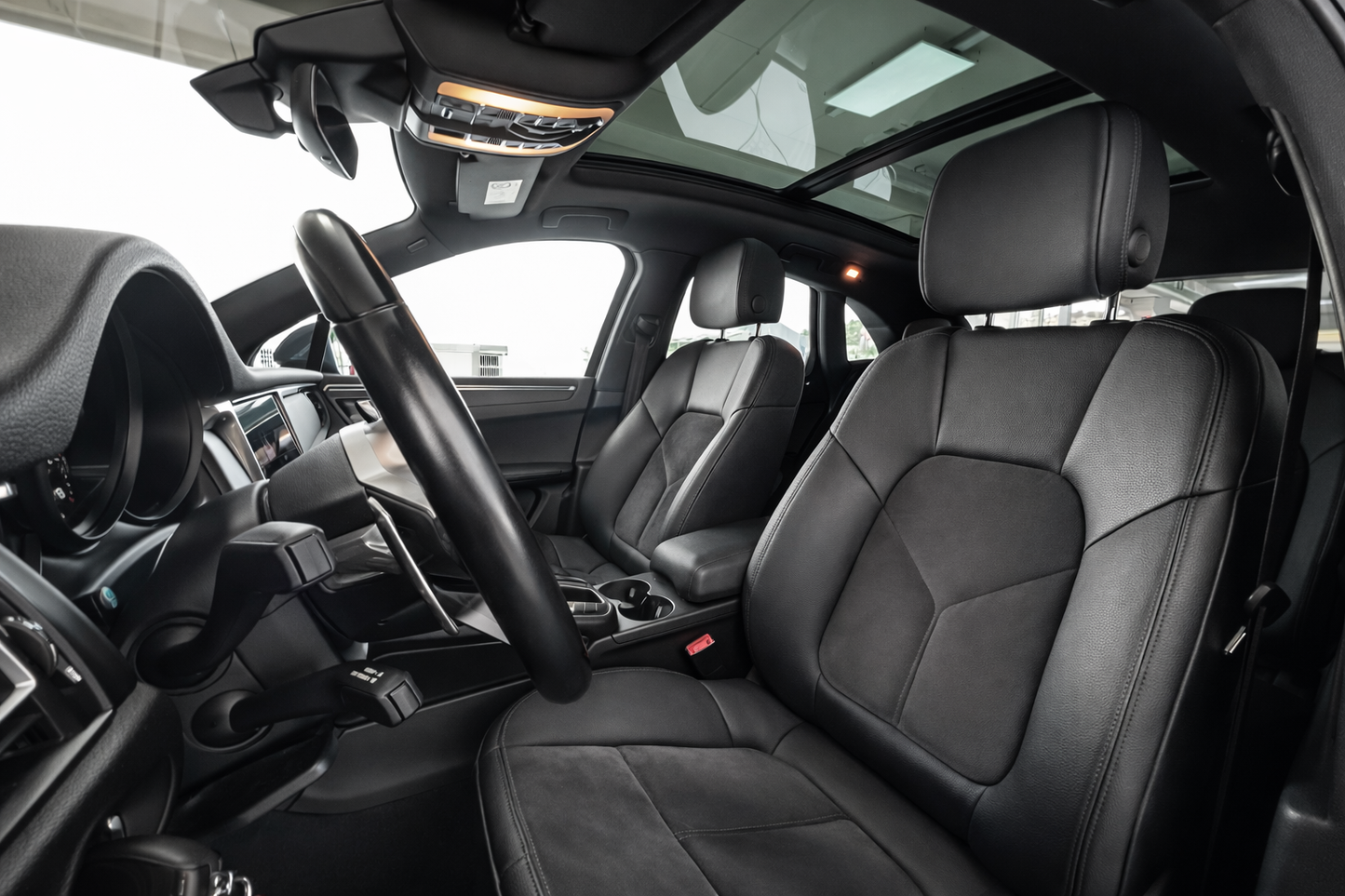 PORSCHE MACAN 2.0