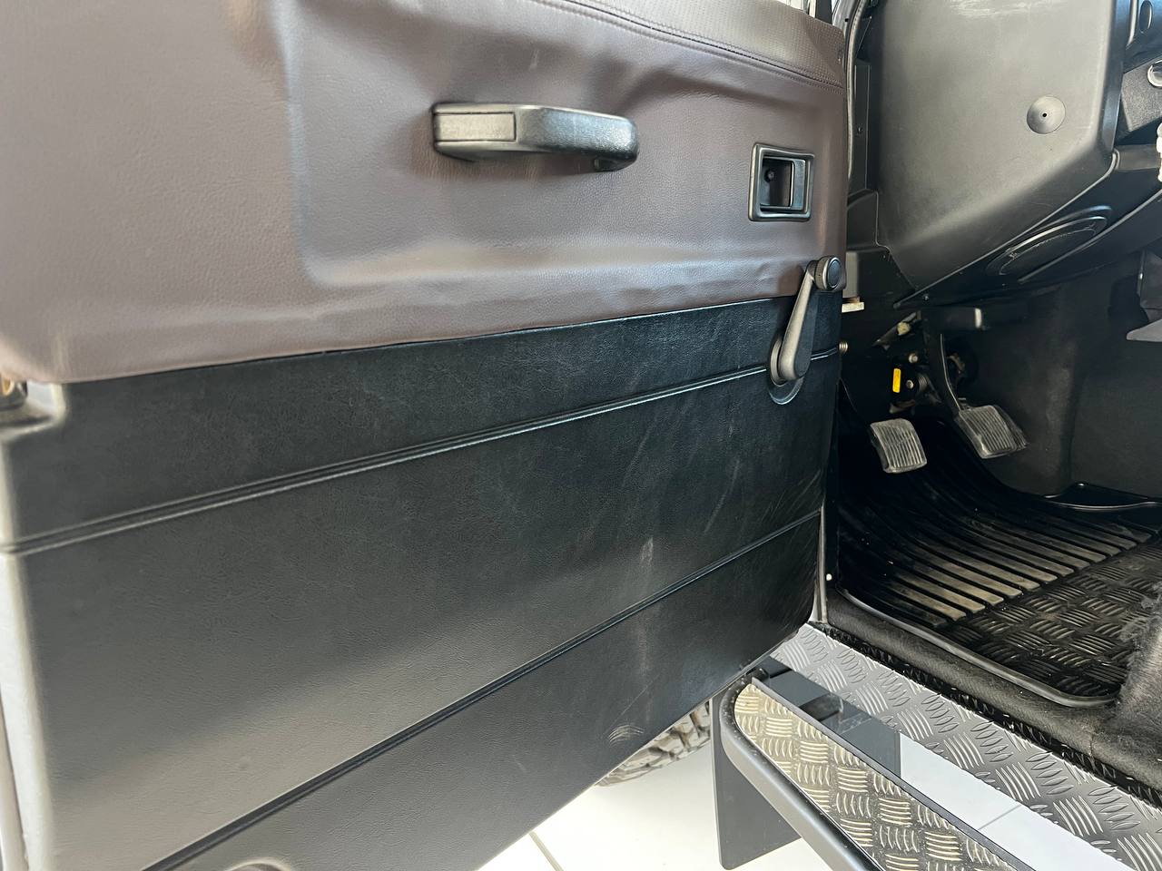 Land Rover Defender 2.2