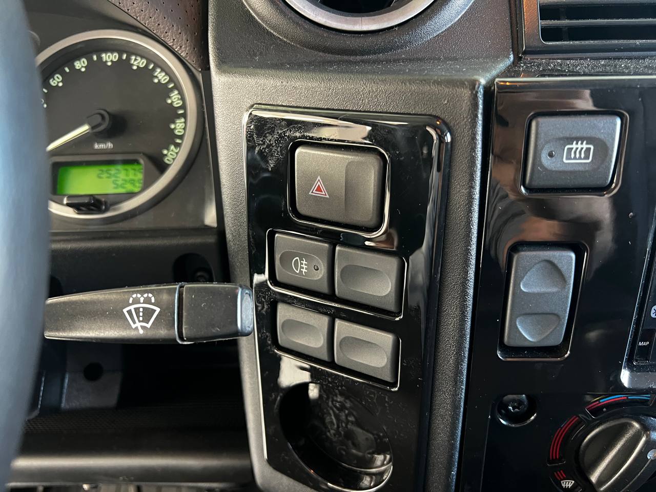 Land Rover Defender 2.2