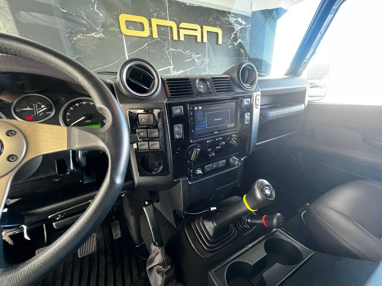 Land Rover Defender 2.2