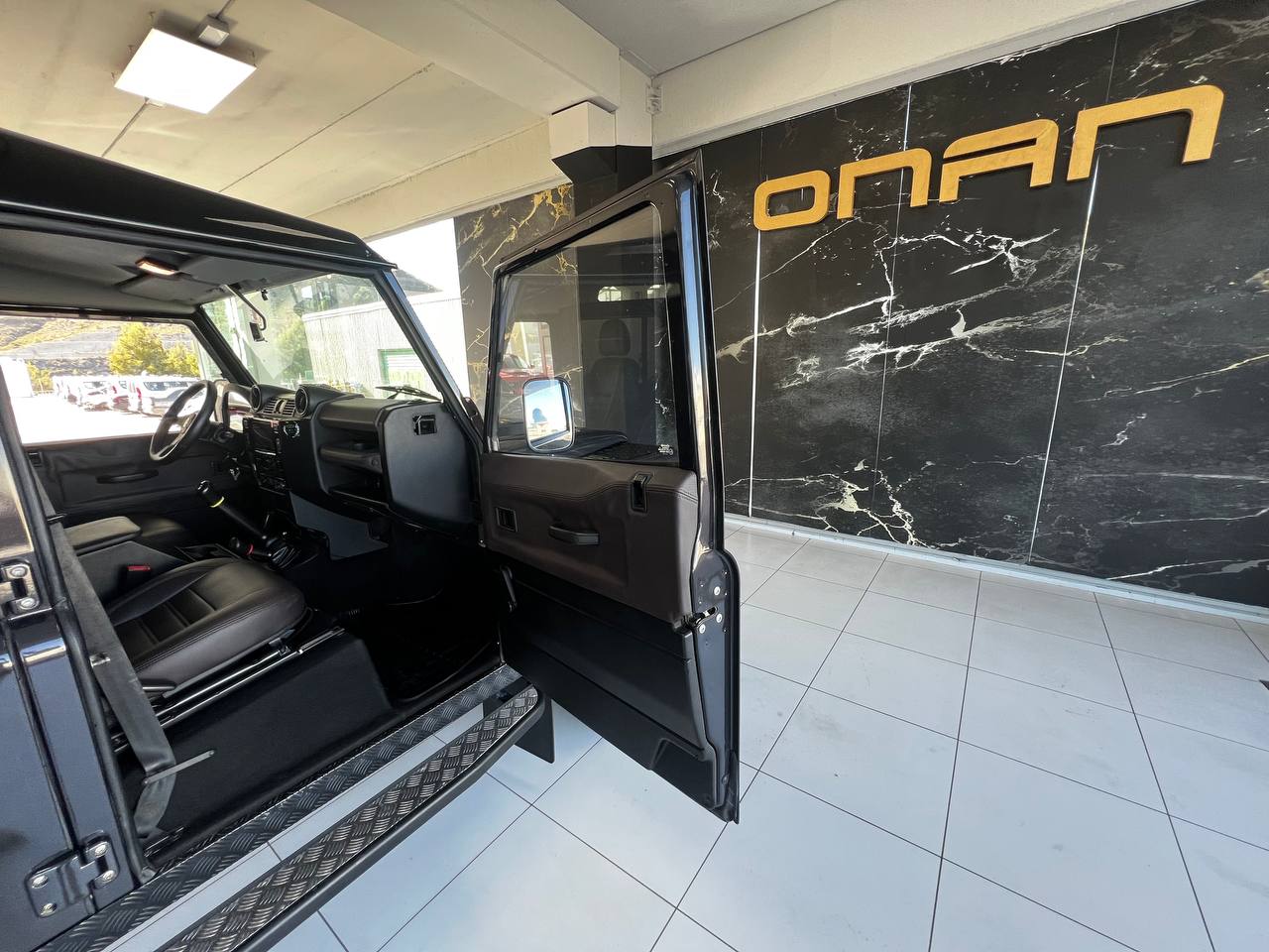 Land Rover Defender 2.2