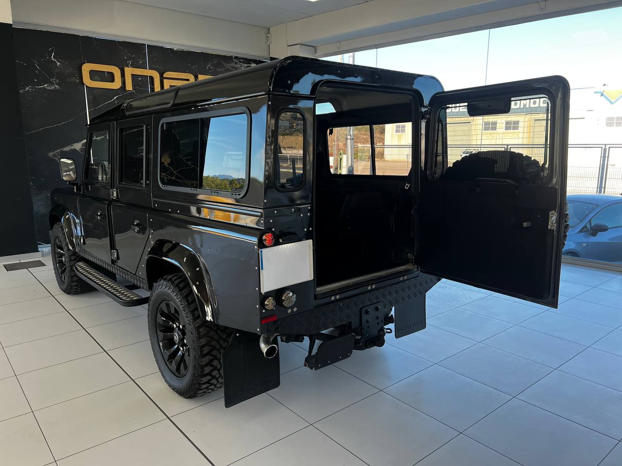 Land Rover Defender 2.2