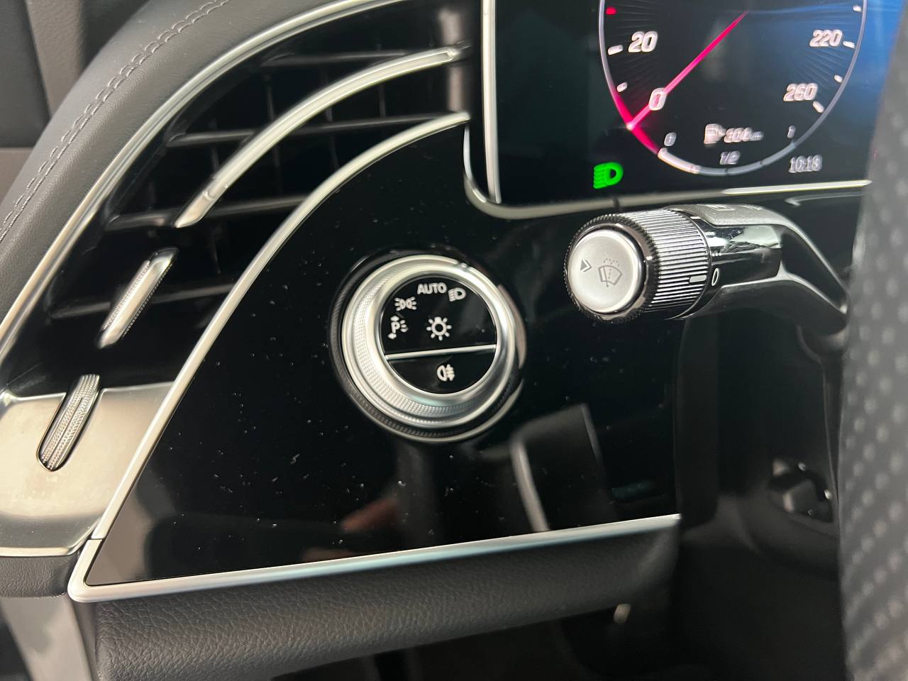 MERCEDES E 220