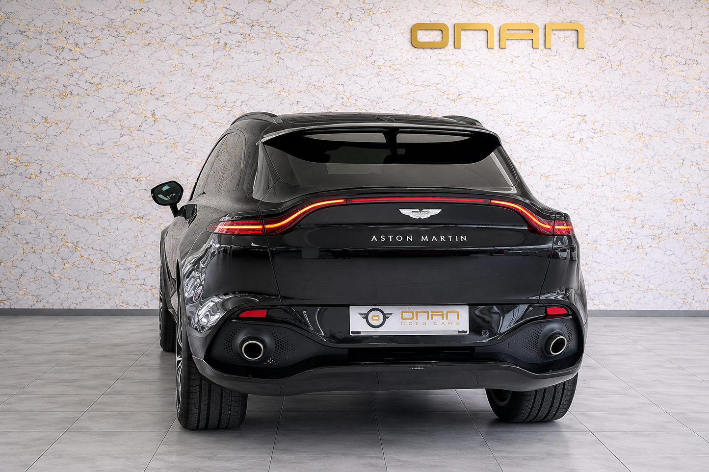ASTON MARTIN DBX 4.0