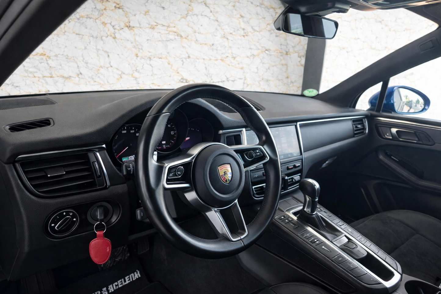 PORSCHE MACAN 2.0